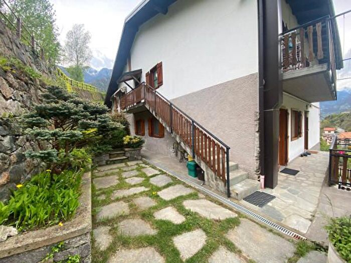 Appartamento trilocale in vendita in Frazione Lava, Montjovet