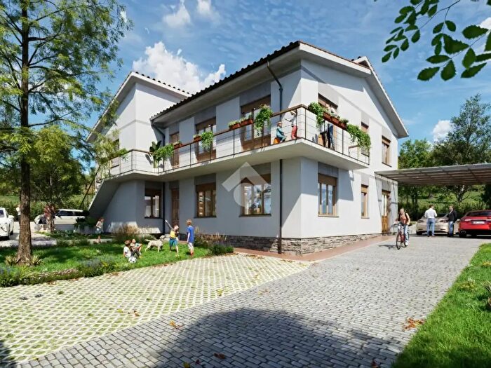 Appartamento quadrilocale in vendita in Via Romena, Fiesole