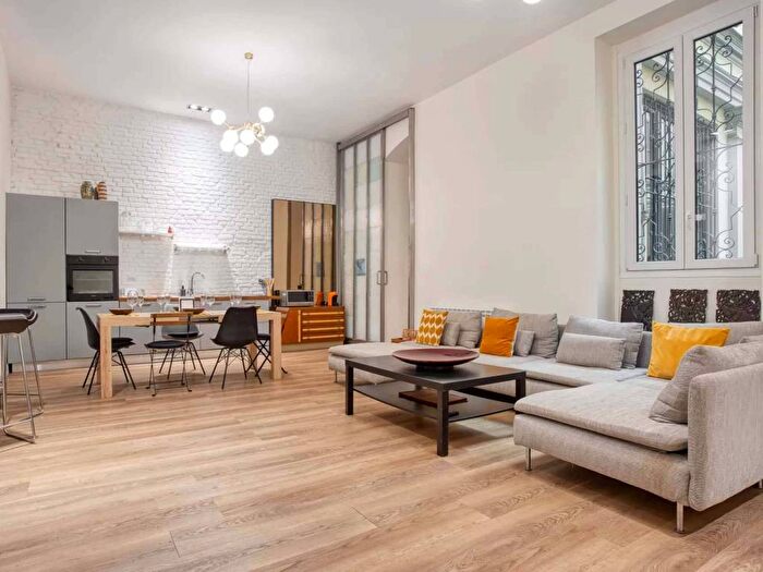 Appartamento quadrilocale in affitto in Via Lecco, Porta Venezia, Milano