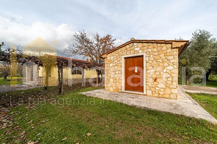 Casa quadrilocale in vendita in Loc Pian di Palma, Manciano