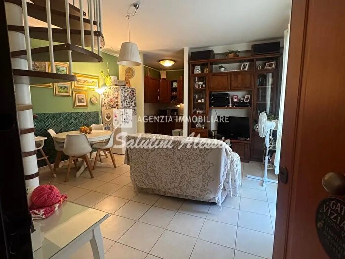 Appartamento con 5 locali in vendita in Argine, Calcinaia