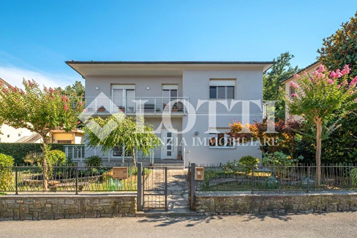 Appartamento con 5 locali in affitto in Vicopisano