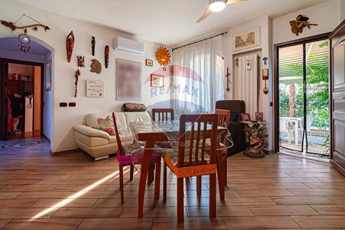 Appartamento trilocale in vendita in Vicolo Montello, Rho