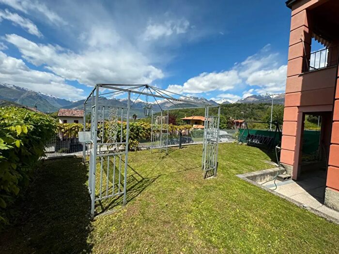 Appartamento bilocale in affitto in Via Laghetto, Colico