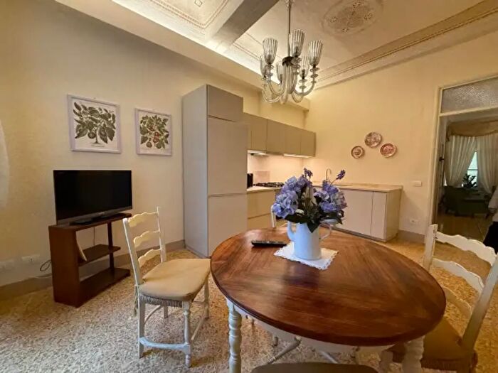 Appartamento trilocale in affitto in Via Fillungo, Lucca
