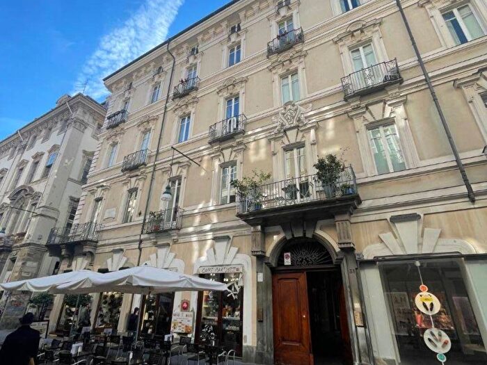 Appartamento con 5 locali in affitto in Via Giuseppe Garibaldi, Quadrilatero Romano, Torino