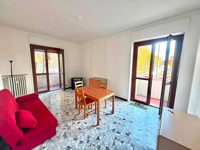 Appartamento trilocale in affitto in via Mac Mahon, Ghisolfa Mac Mahon, Milano