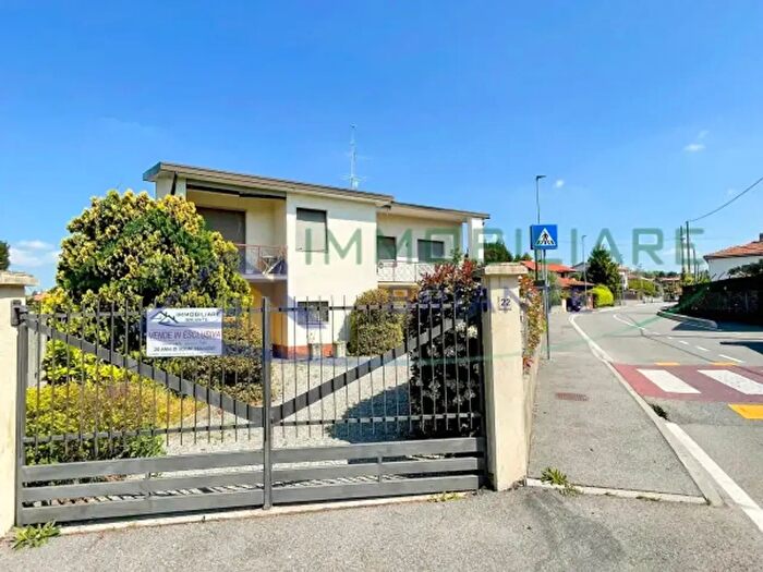 Casa con 6 locali in vendita in Via Murè, Somma Lombardo