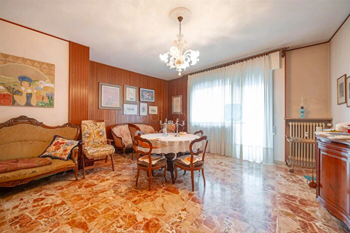 Appartamento con 6 locali in vendita in Treviso, Treviso