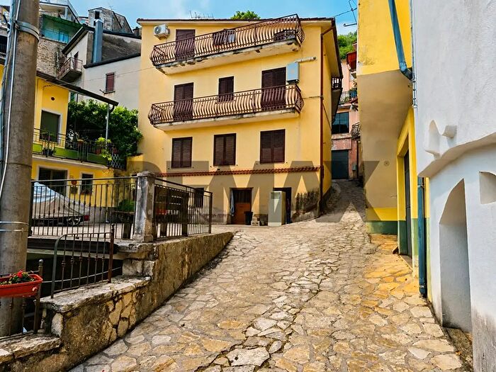 Appartamento quadrilocale in vendita in Fontegreca