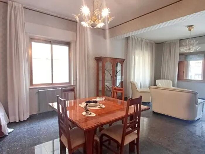 Appartamento con 5 locali in vendita in Via Giuseppe Saragat, Brolo