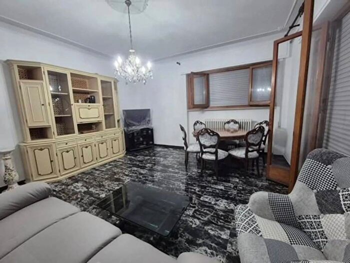 Appartamento quadrilocale in affitto in Viale Xx Settembre, Marina di Carrara, Carrara