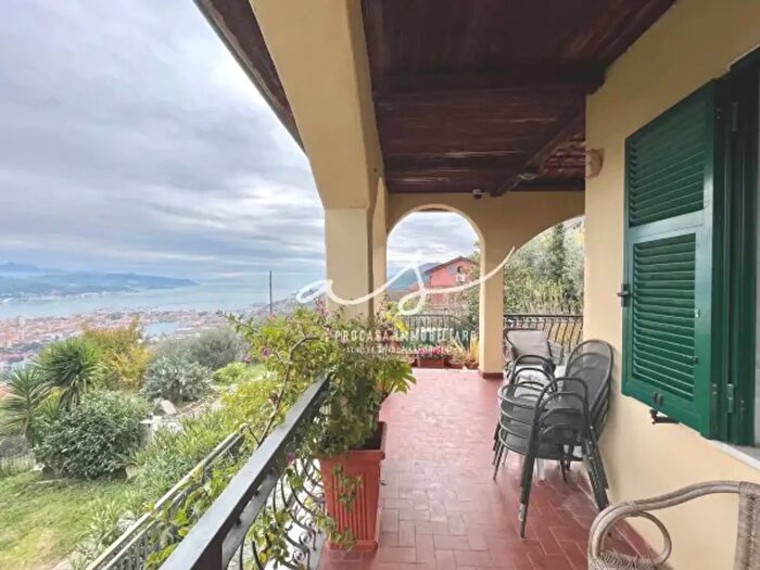 Casa con 6 locali in vendita in La Spezia