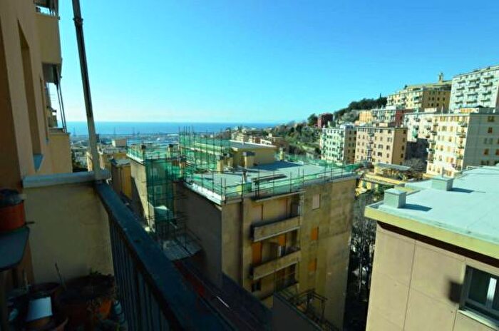 Appartamento con 5 locali in vendita in Via Casaccia, Genova