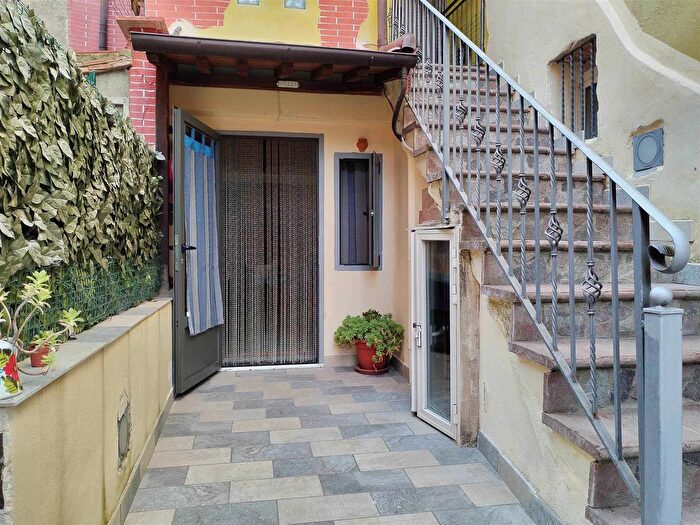 Casa con 6 locali in vendita in Via Luigi Magi, Asciano