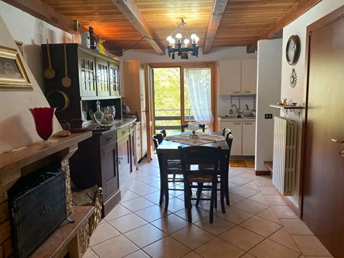 Casa trilocale in vendita in Via Le Balze, Casteldelci