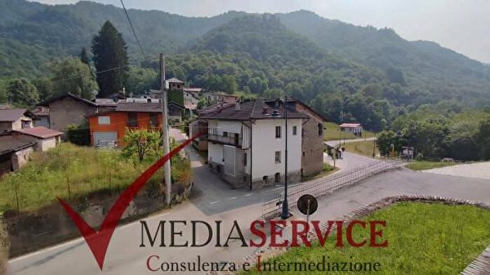 Appartamento quadrilocale in vendita in Frazione Serre, Valloriate