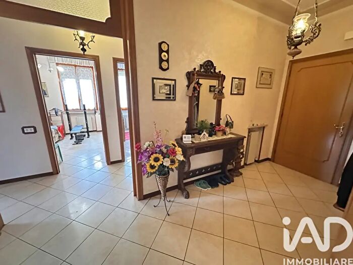 Appartamento quadrilocale in vendita in Via Valli, Mirandola