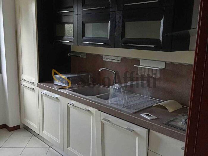 Appartamento trilocale in affitto in Valle Olona, Varese