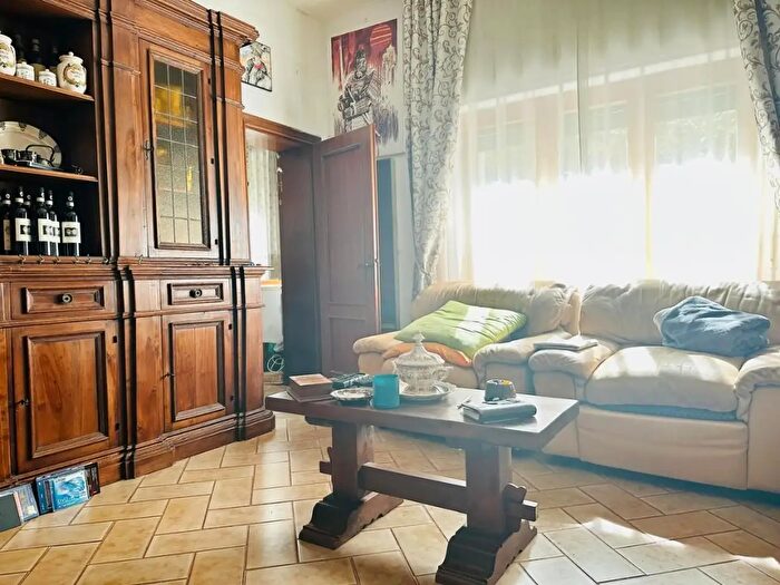 Appartamento con 7 locali in vendita in Monteriggioni