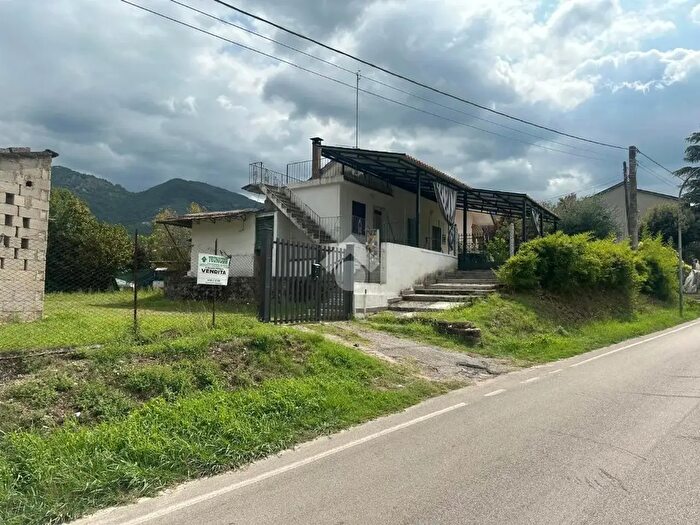 Casa trilocale in vendita in Via Strette Camere, Sant'Elia Fiumerapido