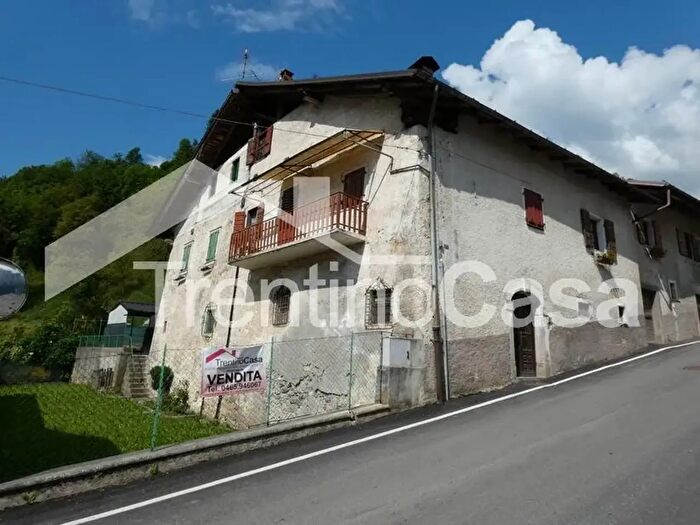 Casa con 10 locali in vendita in Via Anglone, Sella Giudicarie