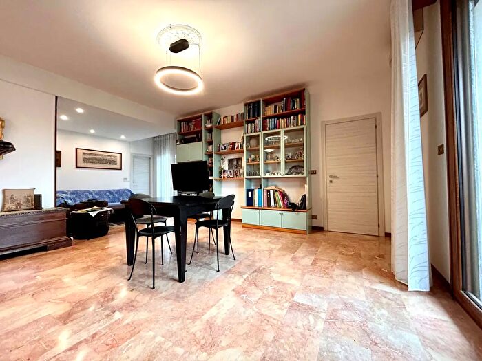 Appartamento con 5 locali in vendita in Corso Garibaldi, Ozzano DellEmilia