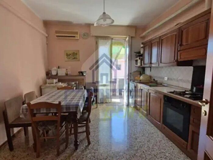 Appartamento con 6 locali in vendita in Via Zibordi, Guastalla