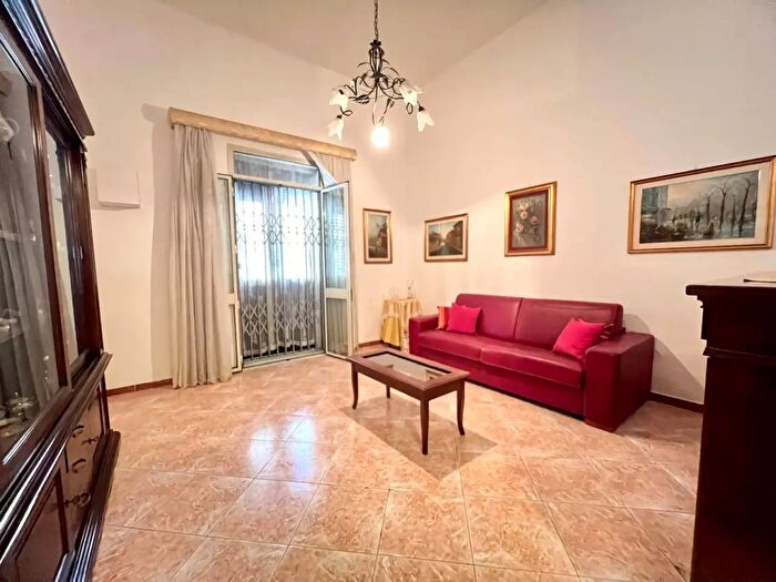 Appartamento trilocale in vendita in Via Arcivescovo Alfano, Palermo