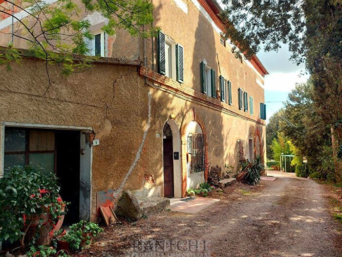 Appartamento con 6 locali in vendita in Asciano