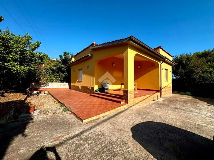 Casa trilocale in vendita in Contrada Salina, Trabia