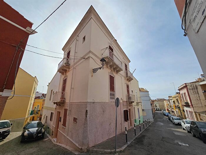 Casa con 6 locali in vendita in Carloforte, Carloforte