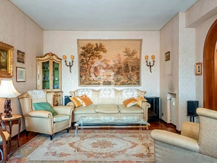 Appartamento quadrilocale in vendita in Viale Cesare Pavese, Roma