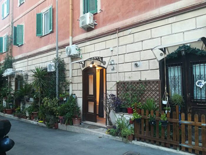 Appartamento bilocale in affitto in Borgo San Lazzaro, Piazzale degli Eroi, Roma