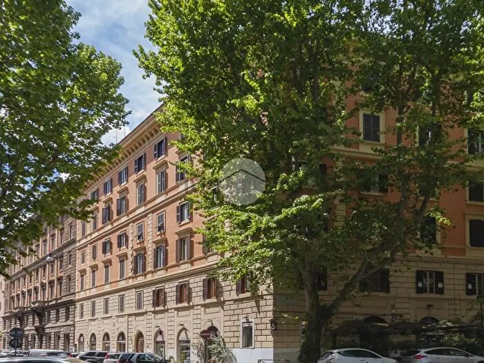 Appartamento bilocale in vendita in Via Angelo Poliziano, Roma