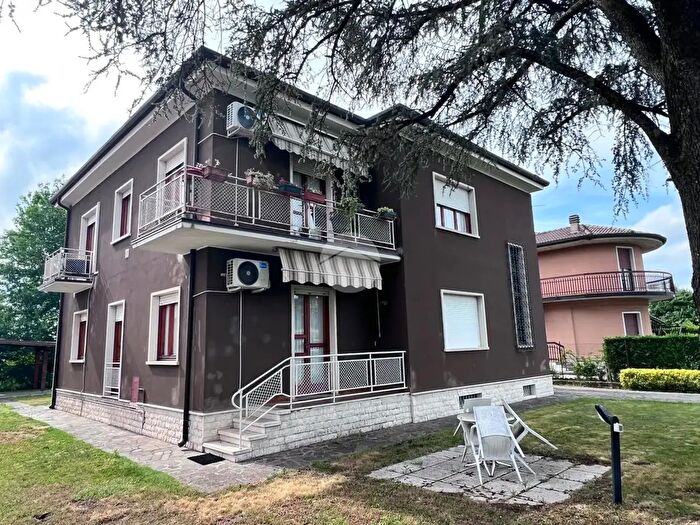 Casa con 7 locali in vendita in Via Bionde, Verona