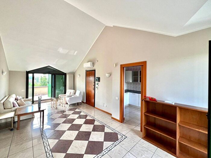 Appartamento trilocale in affitto in Via Antonio Vivaldi, Romano Banco, Buccinasco