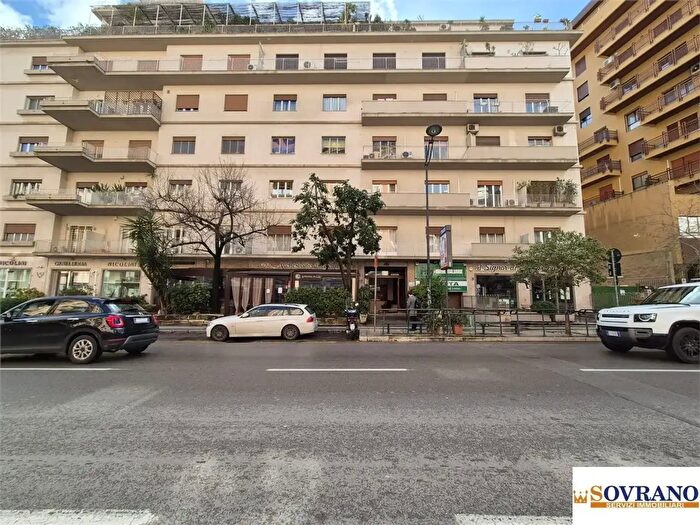 Appartamento con 7 locali in vendita in Palermo
