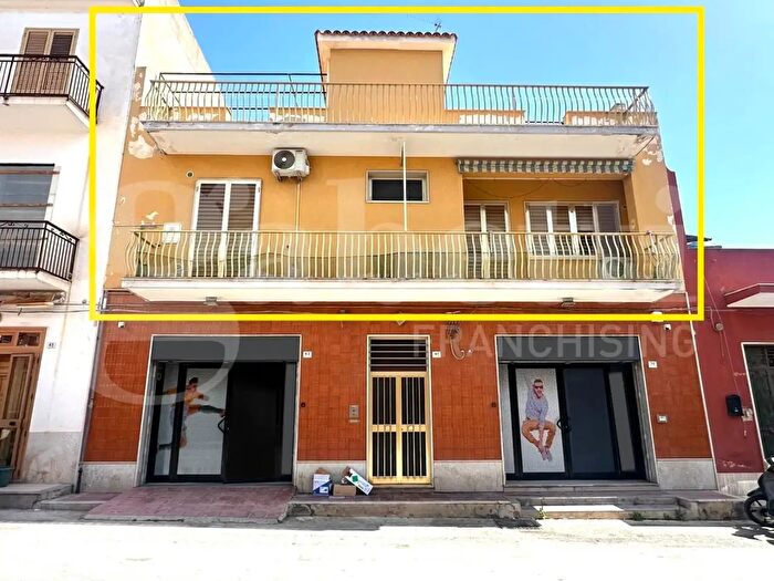 Appartamento con 7 locali in vendita in Via Falbo, Avola