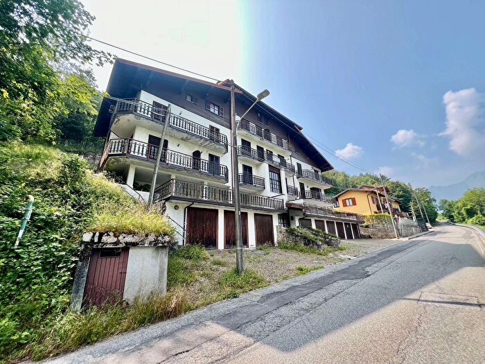 Appartamento trilocale in vendita in Via Piave, Margno