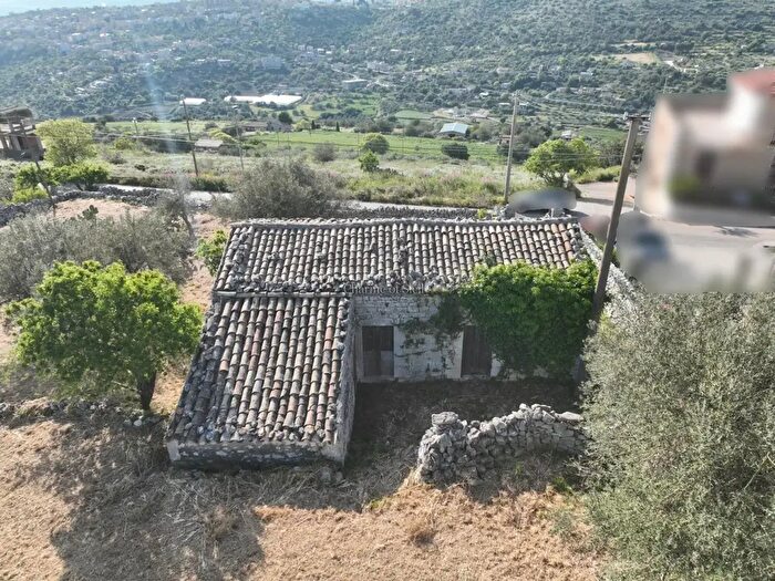 Casa trilocale in vendita in Contrada Serrameta Bosco Pozzo Cassera, Modica