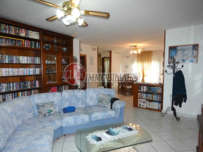 Appartamento con 6 locali in vendita in Scarperia e San Piero