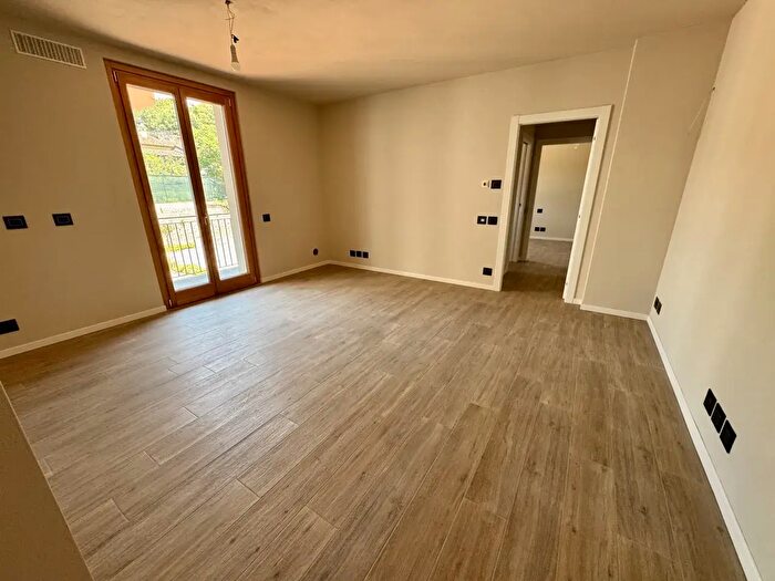 Appartamento bilocale in vendita in Via San Germano, Calcinato