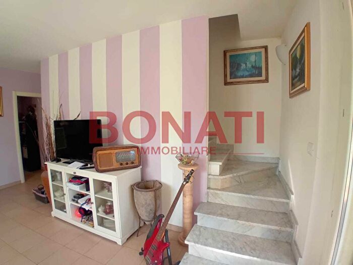 Casa con 5 locali in vendita in Vezzano Ligure