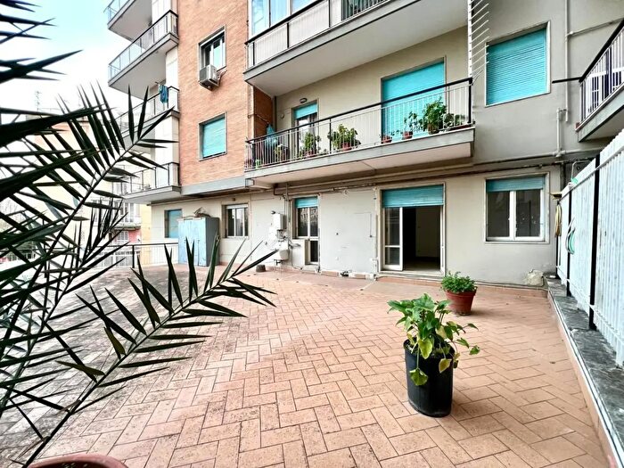 Appartamento quadrilocale in vendita in Via Nicolardi, Napoli