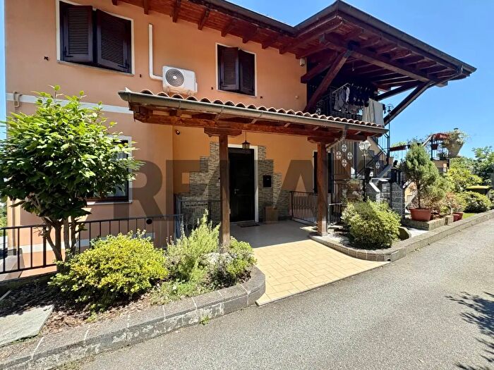 Appartamento trilocale in vendita in Via al Monterosso, Verbania