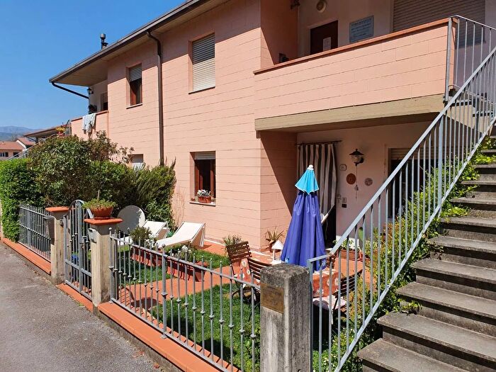 Appartamento quadrilocale in vendita in Via Valmaira, Castelnuovo Di Garfagnana