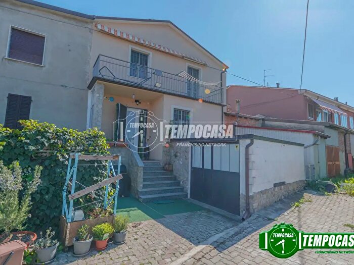 Casa trilocale in vendita in Via Giuseppe Garibaldi, Podenzano