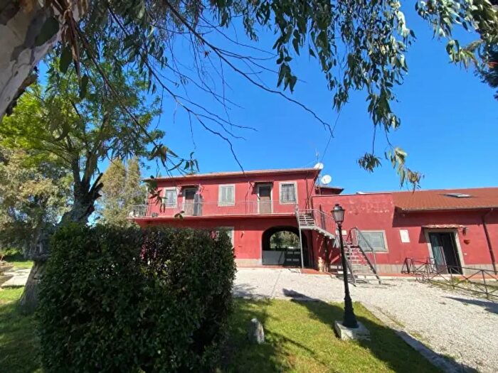 Appartamento con 5 locali in vendita in Via delle Cerquete, Roma