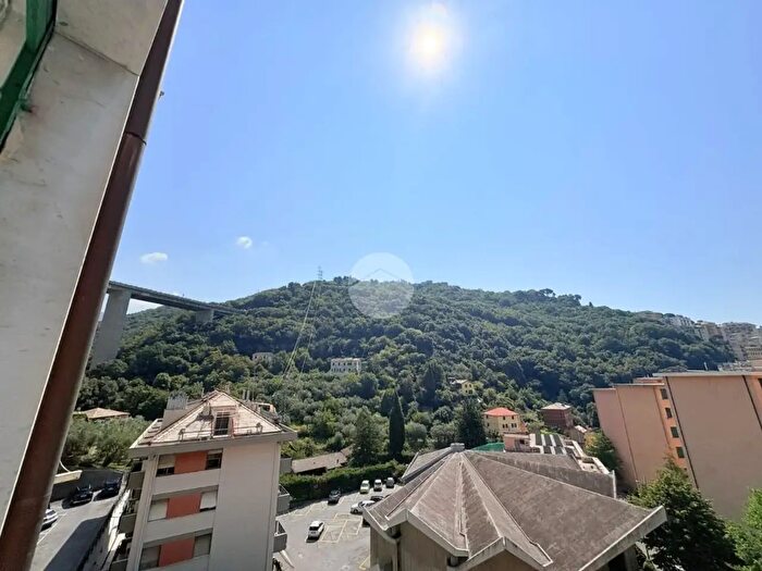 Appartamento con 5 locali in vendita in Via Cadighiara, Genova